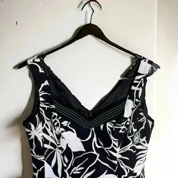 Nine West Black and White Size 8 Petite sleeveless Flared Party Dress Zip Up - Picture 5 of 5